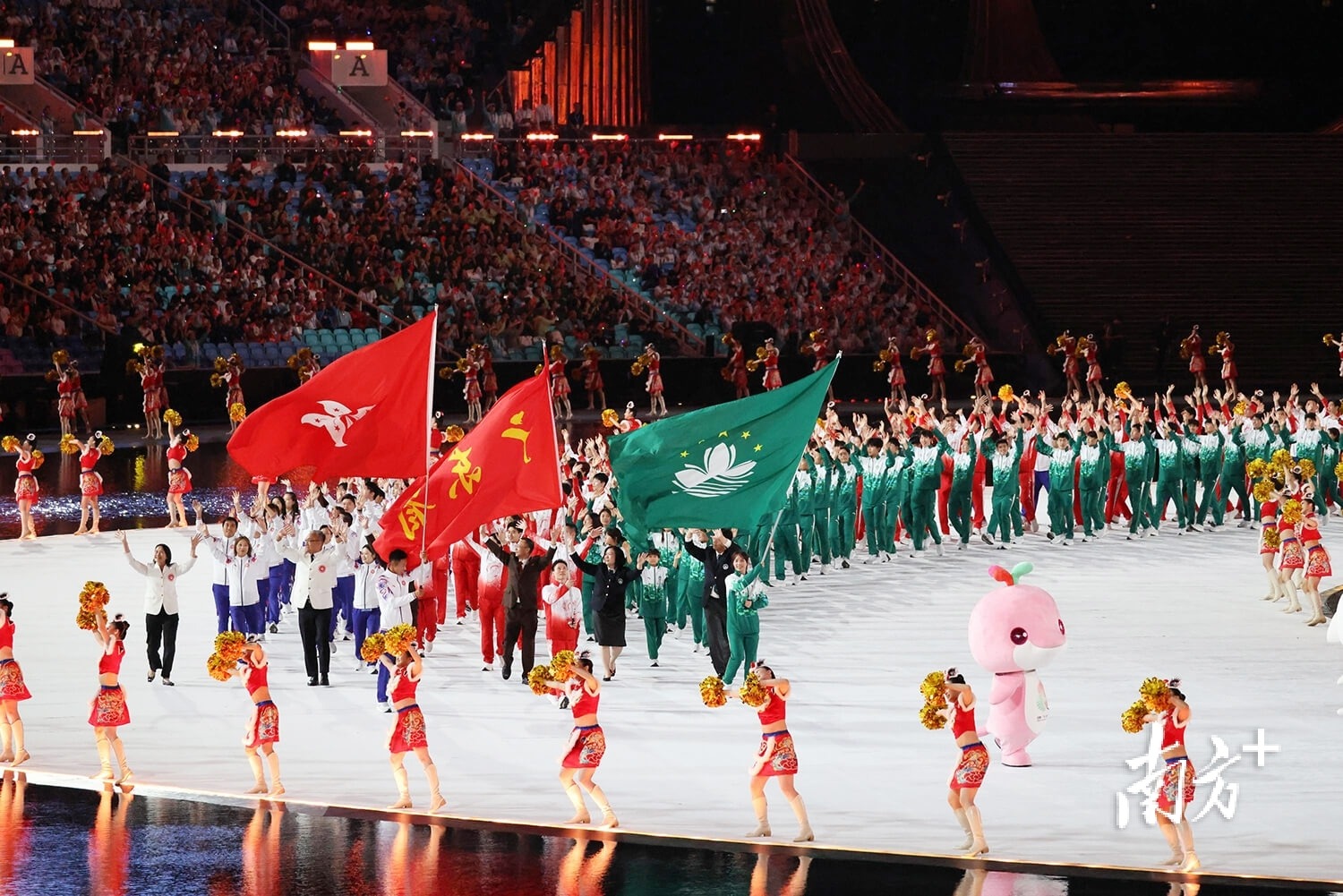 多伦多蓝鸟队宣布与核心强打包蒂斯塔签下一份 1+1 合约